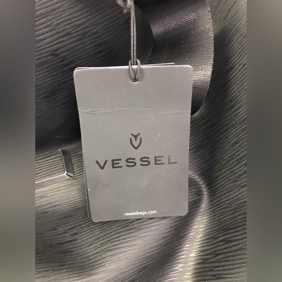 Vessel Signature Garment Duffel Track Black 2 in 1 Duffel Bag New w Tags - Picture 16 of 16